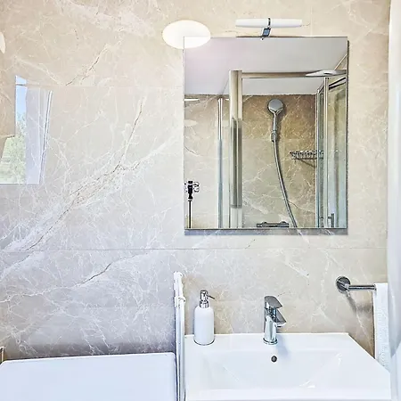 Noan-4 By Interhome * Pridraga